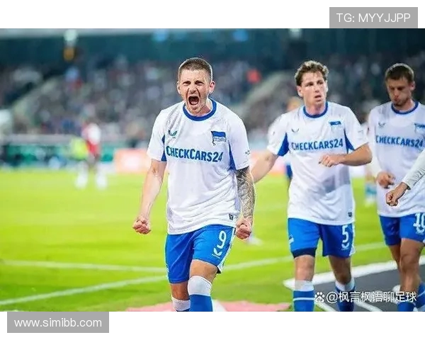 毕尔比亚精彩兜射首开纪录柏林赫塔半场落后帕德博恩一球